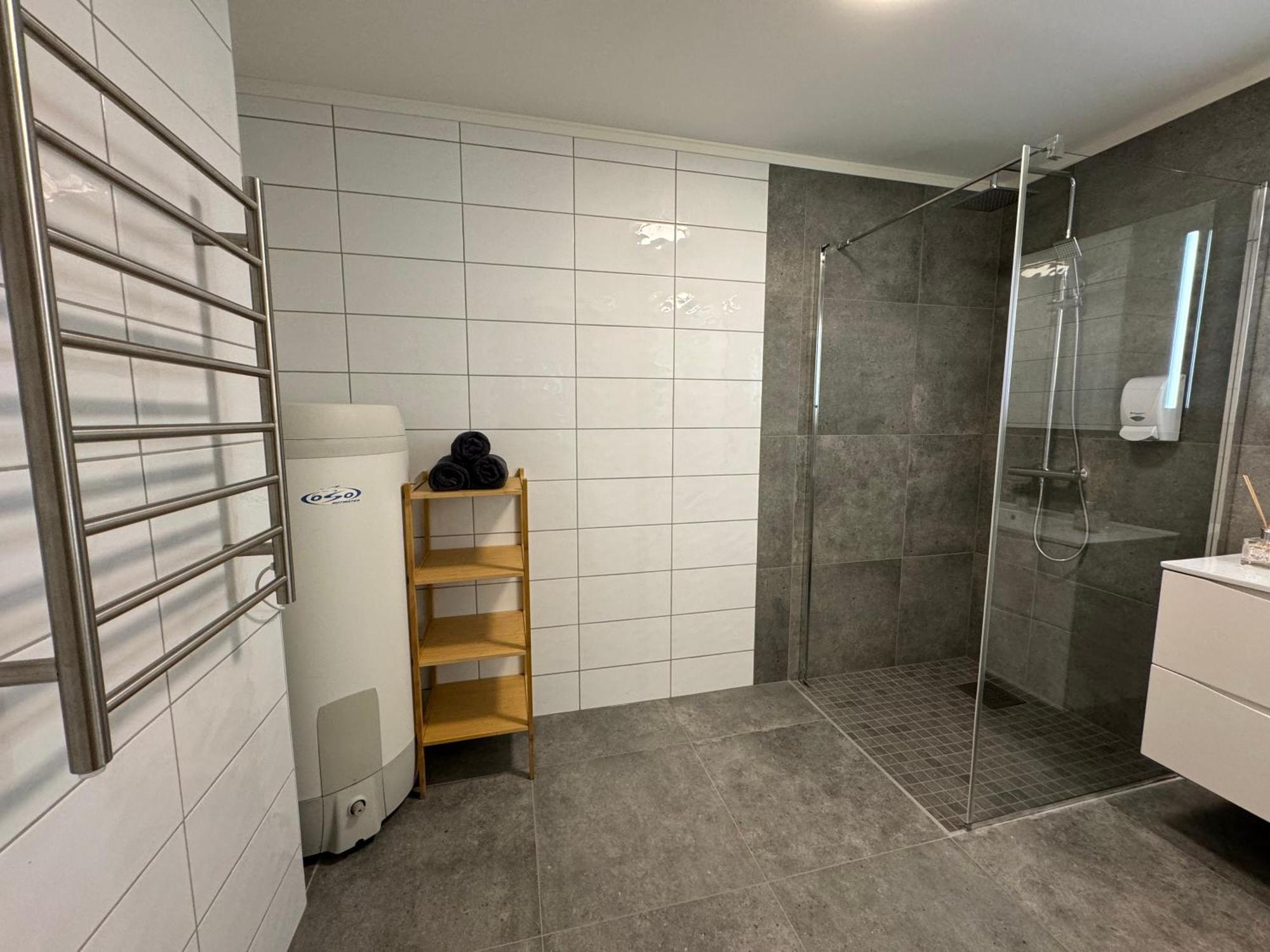Charming 3-bedroom In The Heart Of Apartment *
